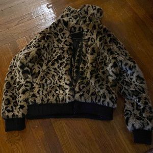 Banana republic faux fur leopard bomber jacket size S